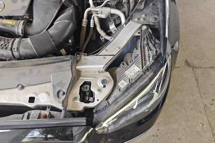 Used Mercedes-Benz E-Class 2021 Facelift E 260 L Sport Edition Engine Bay Left