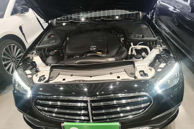 Used Mercedes-Benz E-Class 2021 E 260 L Engine Bay
