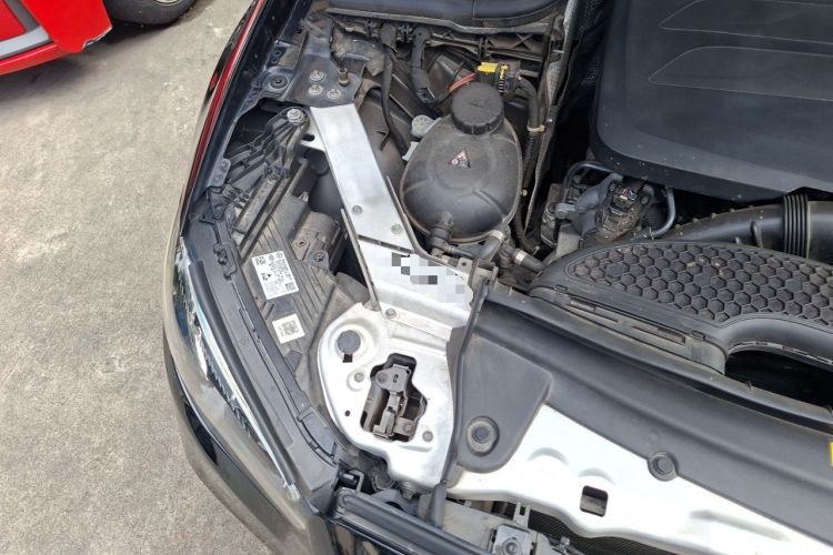 Used Mercedes-Benz E-Class 2021 Restyled E 300 L Sport Luxury Edition Engine Bay Right
