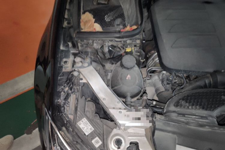 Used Mercedes-Benz E-Class 2021 Restyled E 300 L Luxury Edition Engine Bay Right