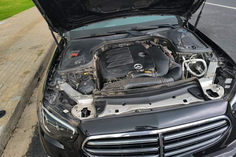 Used Mercedes-Benz E-Class 2021 Facelift E 260 L Engine Bay Right