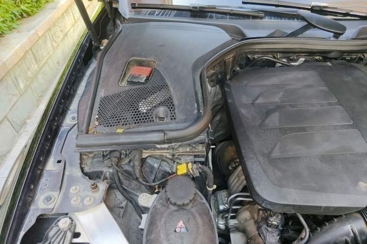 Used Mercedes-Benz E-Class 2021 E 300 L Stylish Model Engine Bay Right