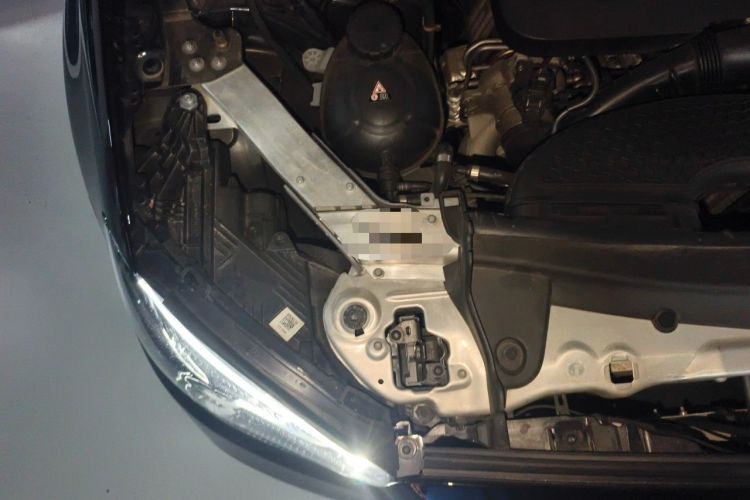 Used Mercedes-Benz E-Class 2021 Facelift E 300 L Stylish Edition Engine Bay Right