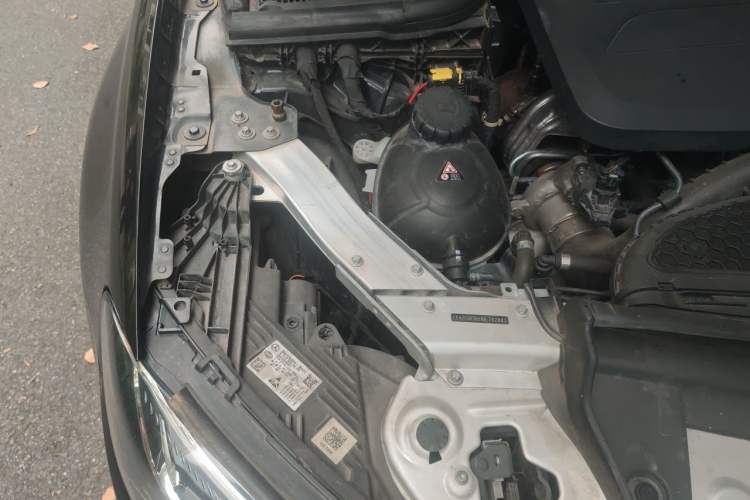 Used Mercedes-Benz E-Class 2021 E 300 L Sporty and Stylish Model Engine Bay Right