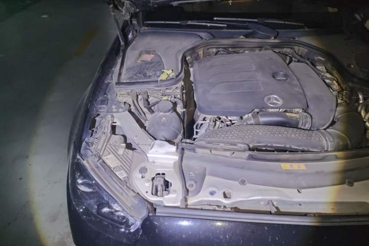 Used Mercedes-Benz E-Class 2021 E 300 L Premium Edition Engine Bay Right