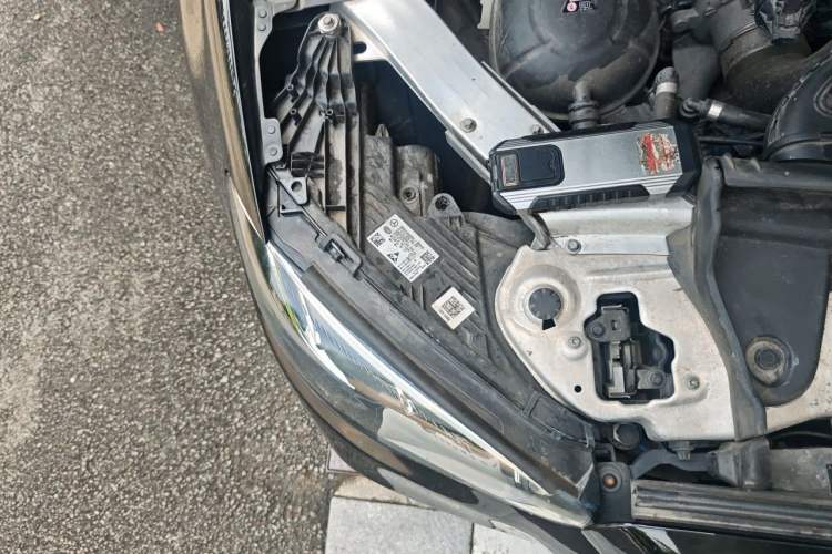 Used Mercedes-Benz E-Class 2021 E 300 L Sporty and Stylish Model Engine Bay Right