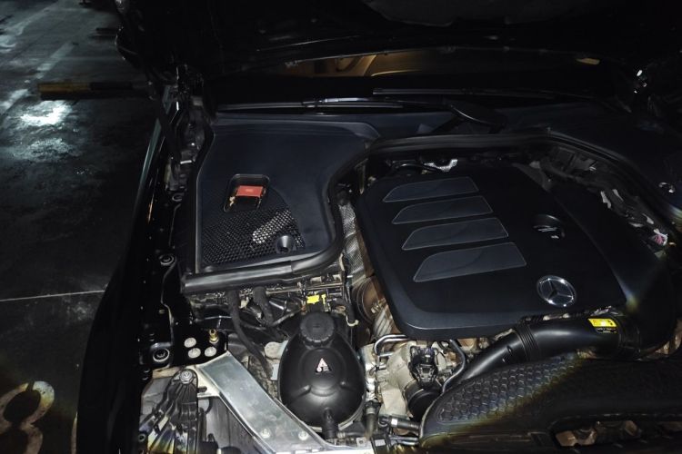 Used Mercedes-Benz E-Class 2021 Restyled E 300 L Luxury Edition Engine Bay Right