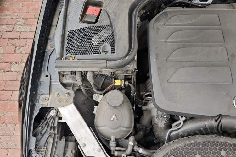 Used Mercedes-Benz E-Class 2021 Facelift E 300 L Stylish Edition Engine Bay Right
