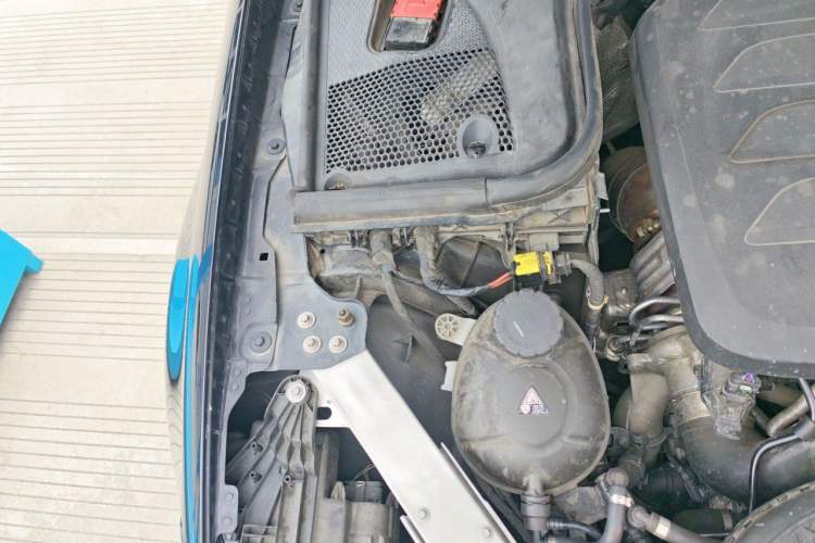 Used Mercedes-Benz E-Class 2021 Facelift E 300 L Stylish Edition Engine Bay Right