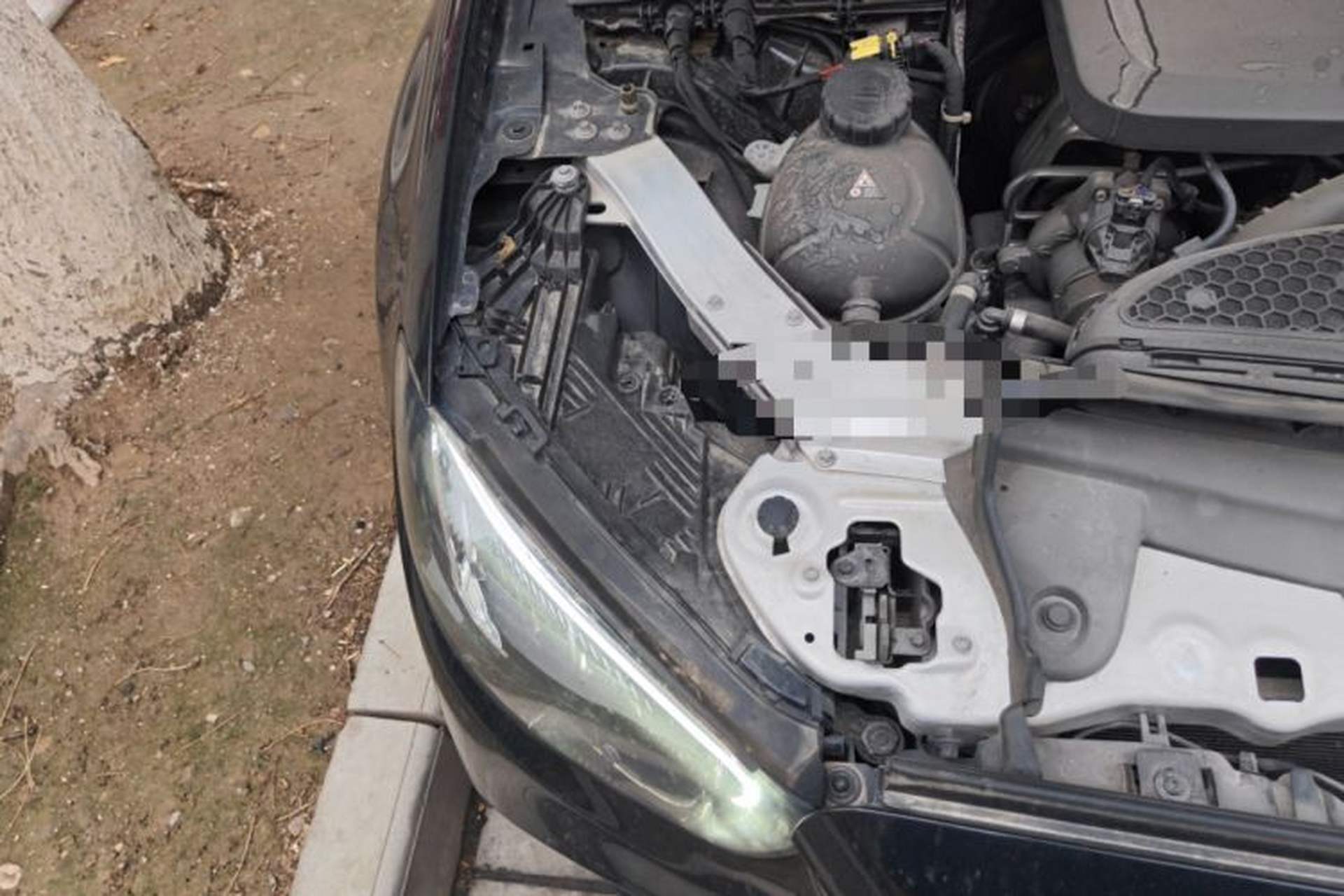 Used Mercedes-Benz E-Class 2021 E 300 L Sport Luxury Edition Engine Bay Right