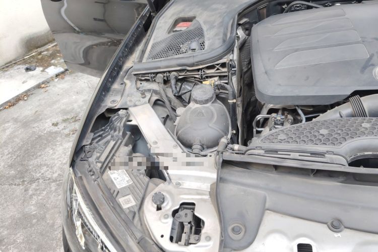 Used Mercedes-Benz E-Class 2021 E 300 L Stylish Model Engine Bay Right