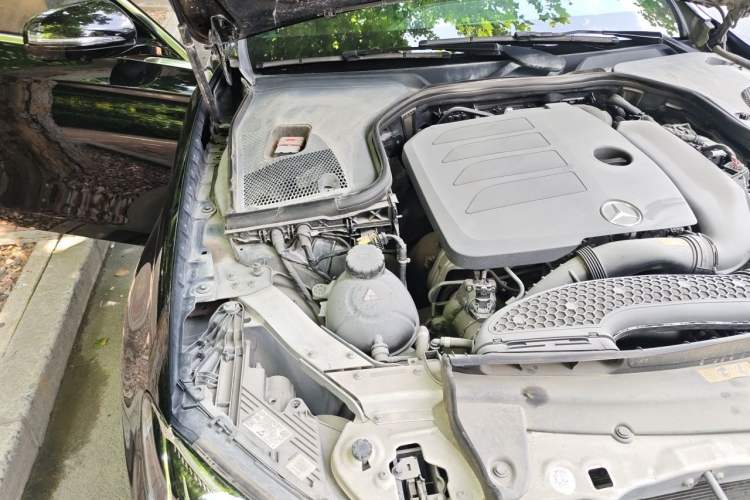Used Mercedes-Benz E-Class 2021 Restyled E 300 L Sporty and Stylish Edition Engine Bay Right