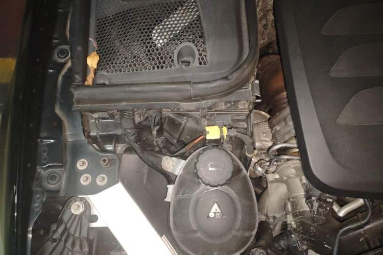 Used Mercedes-Benz E-Class 2021 E 300 L Sporty and Stylish Model Engine Bay Right