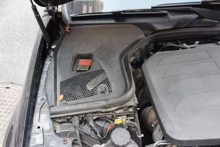 Used Mercedes-Benz E-Class 2021 Facelift E 300 L Stylish Edition Engine Bay Right