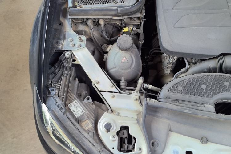 Used Mercedes-Benz E-Class 2021 E 300 L Stylish Model Engine Bay Right