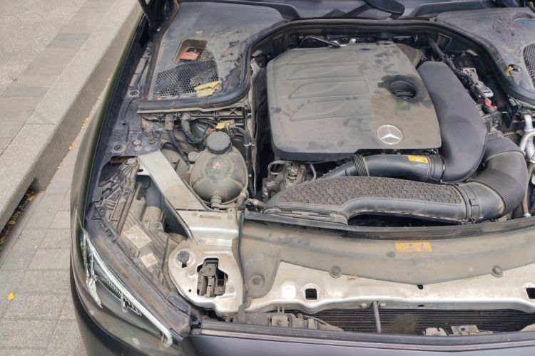 Used Mercedes-Benz E-Class 2021 Restyled E 300 L Luxury Edition Engine Bay Right