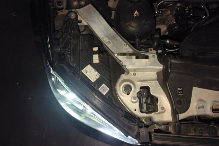Used Mercedes-Benz E-Class 2021 Facelifted E 300 L Prestige Edition Engine Bay Right