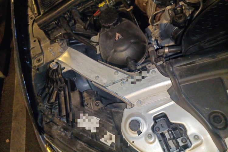 Used Mercedes-Benz E-Class 2021 Restyled E 300 L Sporty and Stylish Edition Engine Bay Right