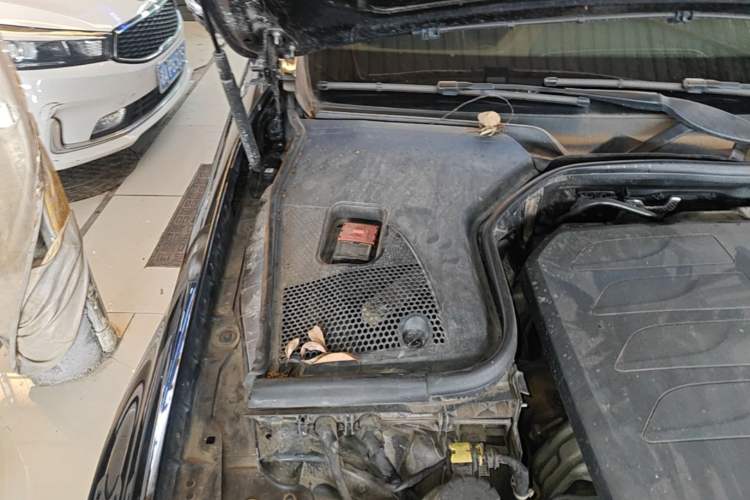 Used Mercedes-Benz E-Class 2021 Restyled E 300 L Luxury Edition Engine Bay Right