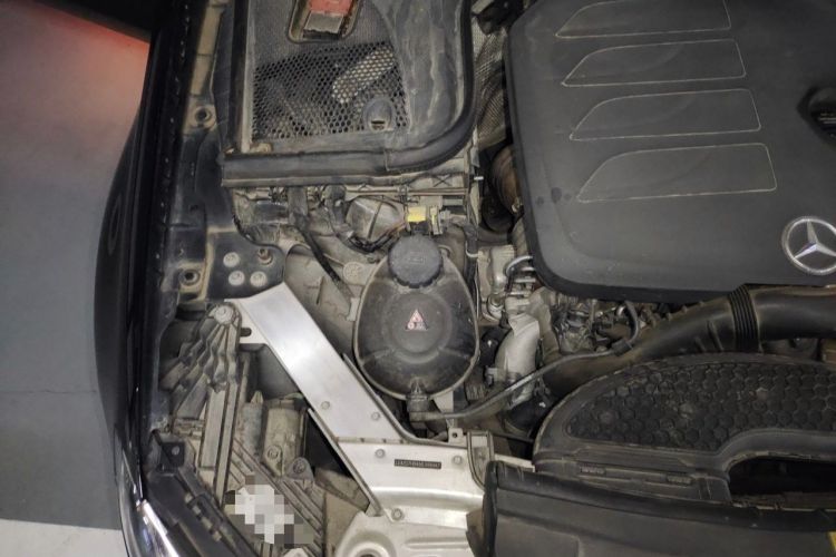 Used Mercedes-Benz E-Class 2021 E 260 L Engine Bay Right