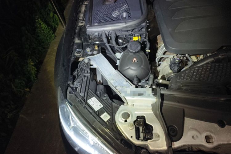 Used Mercedes-Benz E-Class 2021 Facelift E 260 L Engine Bay Right