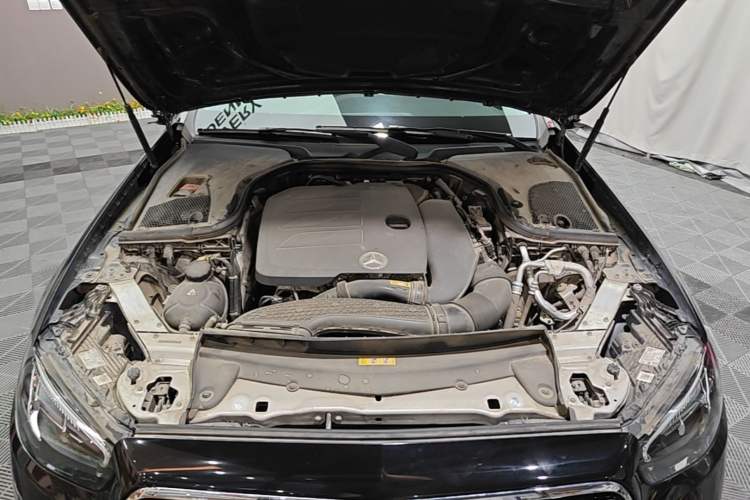 Used Mercedes-Benz E-Class 2021 Restyled E 300 L Luxury Edition Engine Bay