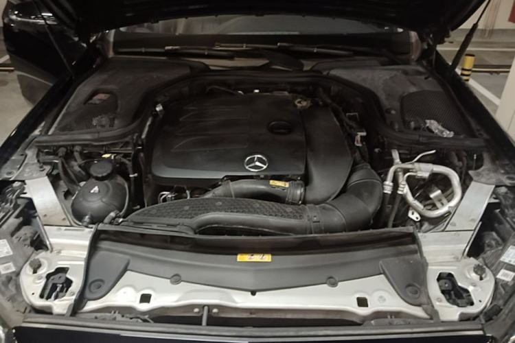 Used Mercedes-Benz E-Class 2021 Restyled E 300 L Luxury Edition Engine Bay