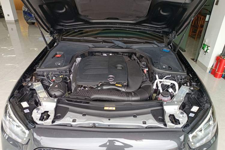 Used Mercedes-Benz E-Class 2021 E 260 Coupe Engine Bay