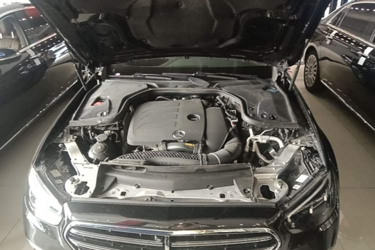 Used Mercedes-Benz E-Class 2021 Restyled E 300 L Luxury Edition Engine Bay