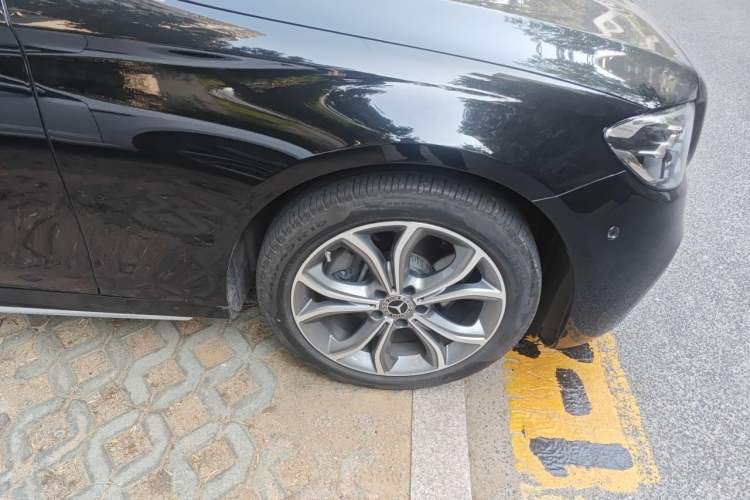 Used Mercedes-Benz E-Class 2021 Restyled E 300 L Sporty and Stylish Edition Exterior 1