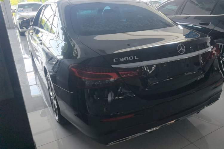 Used Mercedes-Benz E-Class 2021 E 300 L Sporty and Stylish Model Exterior 2