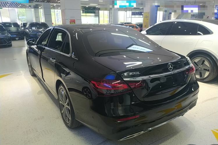 Used Mercedes-Benz E-Class 2021 E 300 L Sporty and Stylish Model Exterior 2
