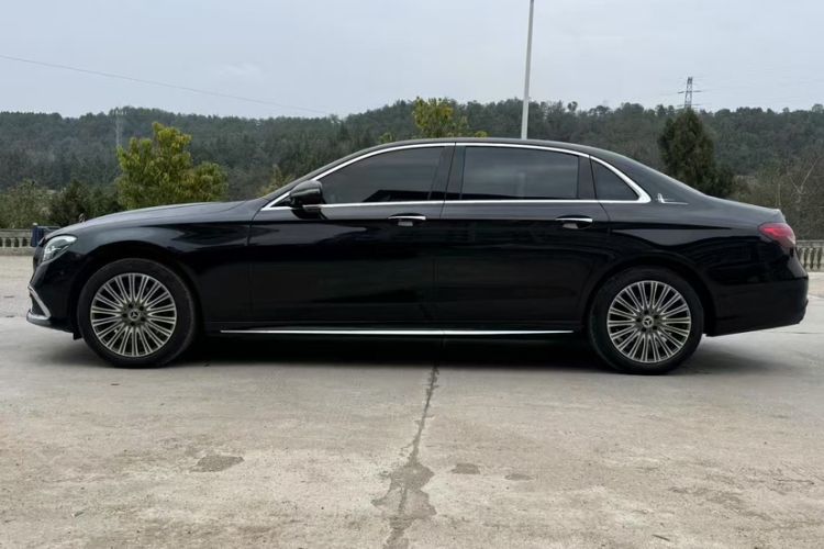 Used Mercedes-Benz E-Class 2021 E 300 L Sporty and Stylish Model Exterior 2