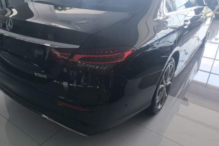 Used Mercedes-Benz E-Class 2021 E 300 L Sporty and Stylish Model Exterior 3