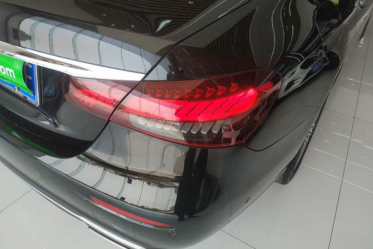 Used Mercedes-Benz E-Class 2021 Facelift E 300 L Stylish Edition Exterior 3