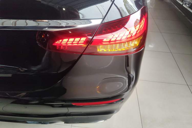 Used Mercedes-Benz E-Class 2021 Facelift E 260 L Sport Edition Exterior 3