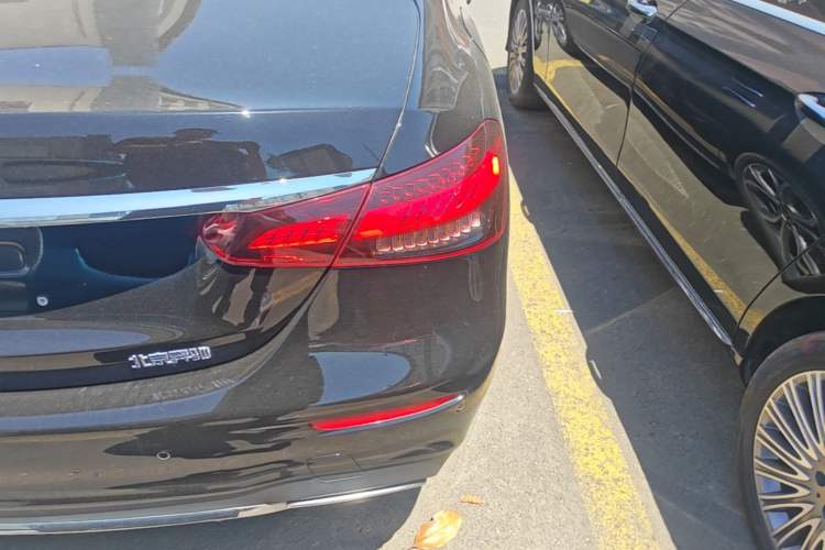 Used Mercedes-Benz E-Class 2021 Restyled E 300 L Sporty and Stylish Edition Exterior 3