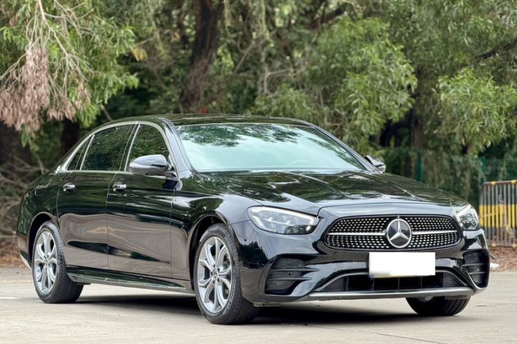 Used Mercedes-Benz E-Class 2021 E 300 L Sporty and Stylish Model Exterior 3