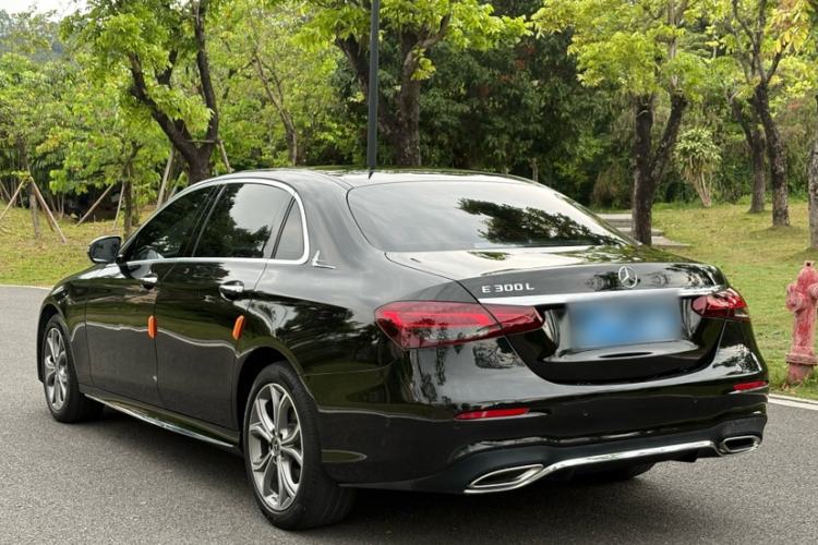 Used Mercedes-Benz E-Class 2021 Restyled E 300 L Sporty and Stylish Edition Exterior 3