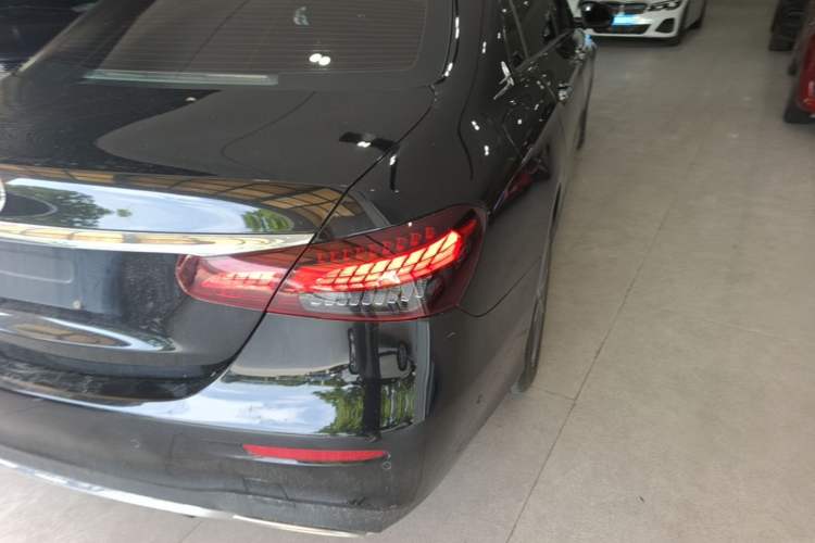 Used Mercedes-Benz E-Class 2021 Restyled E 300 L Sporty and Stylish Edition Exterior 3