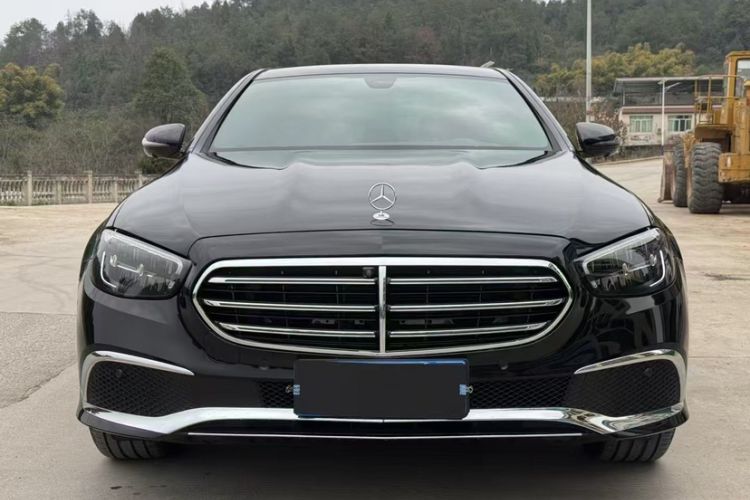 Used Mercedes-Benz E-Class 2021 E 300 L Sporty and Stylish Model Exterior 3