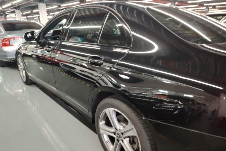 Used Mercedes-Benz E-Class 2021 Updated E 260 Fashion Sport Edition Exterior 3