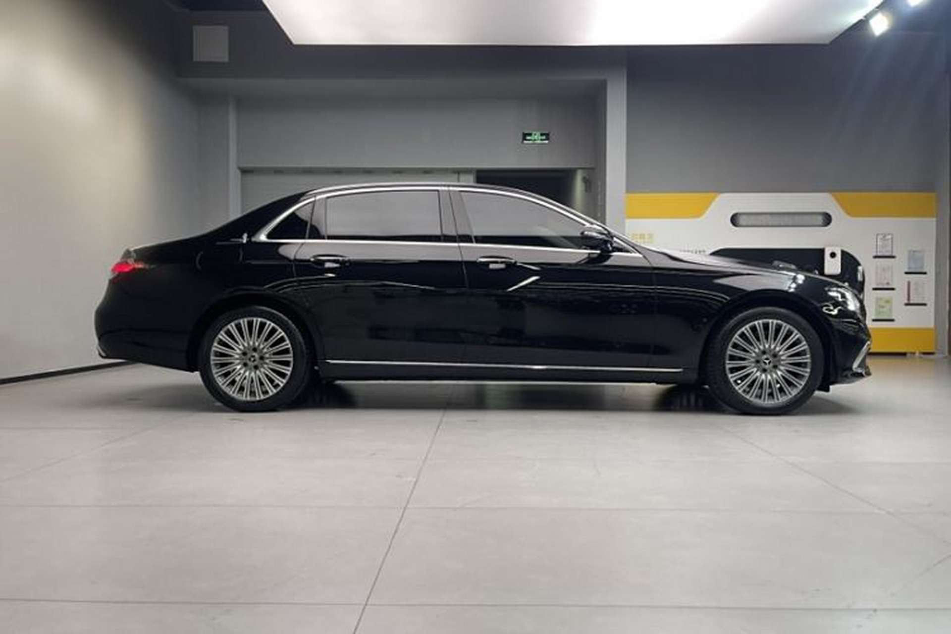 Used Mercedes-Benz E-Class 2021 E 300 L Premium Edition Exterior 3
