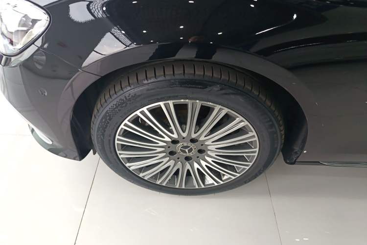 Used Mercedes-Benz E-Class 2021 Facelift E 300 L Stylish Edition Exterior 4