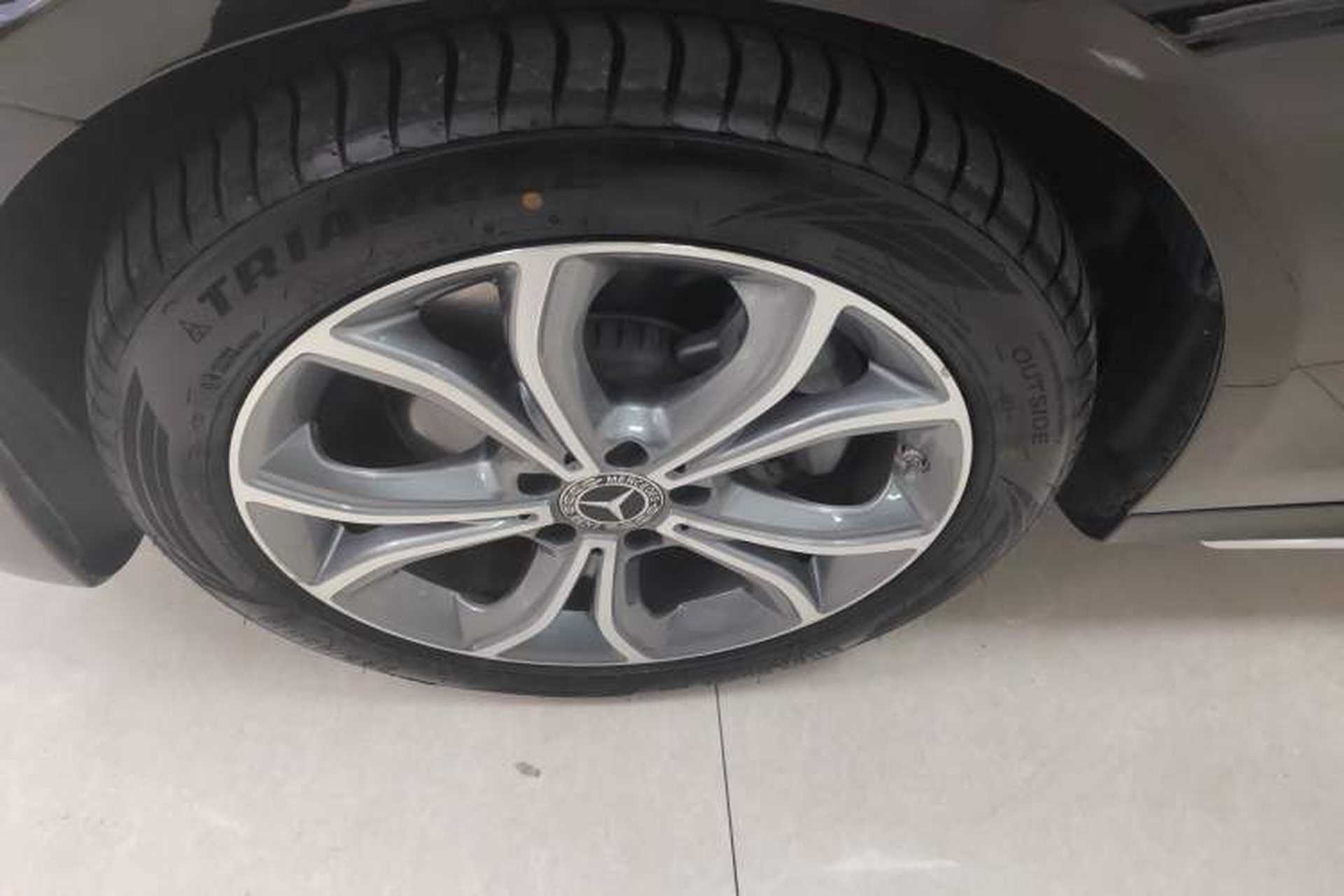 Used Mercedes-Benz E-Class 2021 E 300 L Sporty and Stylish Model Exterior 4
