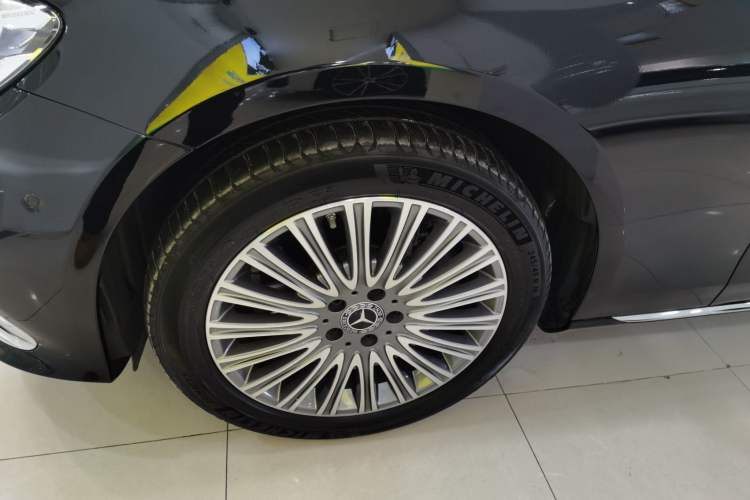 Used Mercedes-Benz E-Class 2021 Restyled E 300 L Luxury Edition Exterior 4