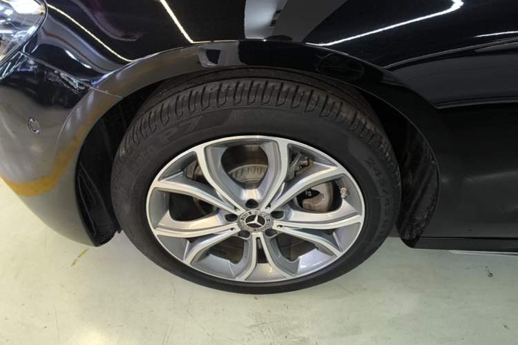 Used Mercedes-Benz E-Class 2021 E 300 L Sporty and Stylish Model Exterior 4