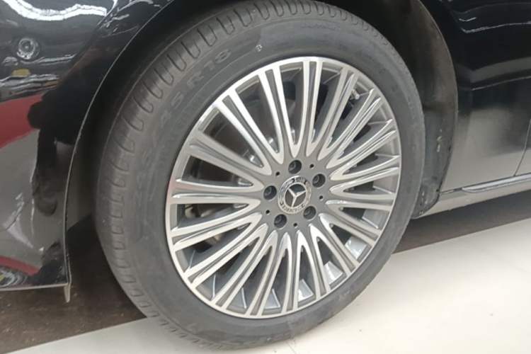 Used Mercedes-Benz E-Class 2021 Restyled E 300 L Luxury Edition Exterior 4