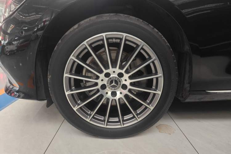 Used Mercedes-Benz E-Class 2021 Facelift E 260 L Exterior 4