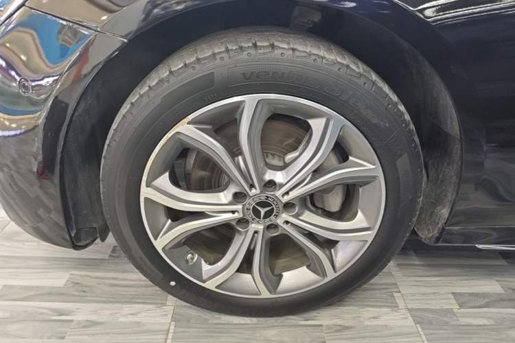 Used Mercedes-Benz E-Class 2021 Restyled E 300 L Sporty and Stylish Edition Exterior 4